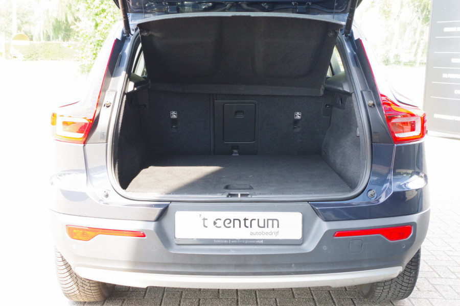Volvo XC40 1.5 T4 211 PK Recharge Inscription Expression, Trekhaak, Camera, LED, Cruise Control
