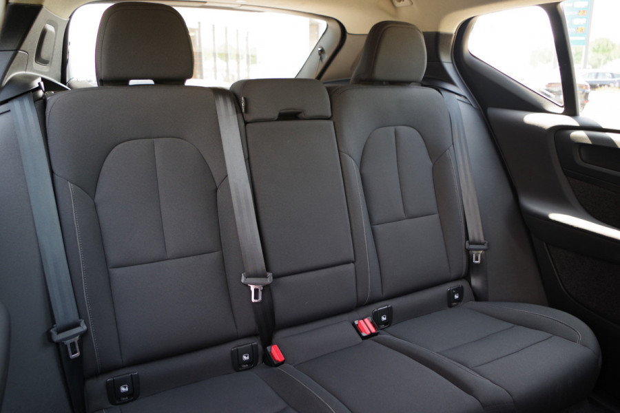 Volvo XC40 1.5 T4 211 PK Recharge Inscription Expression, Trekhaak, Camera, LED, Cruise Control