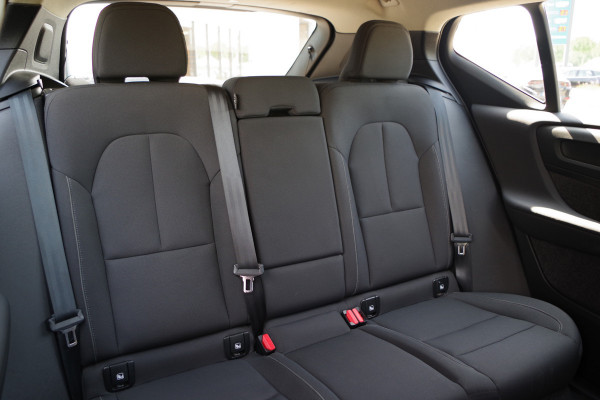 Volvo XC40 1.5 T4 211 PK Recharge Inscription Expression, Trekhaak, Camera, LED, Cruise Control