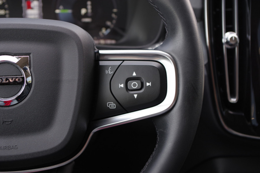 Volvo XC40 1.5 T4 211 PK Recharge Inscription Expression, Trekhaak, Camera, LED, Cruise Control