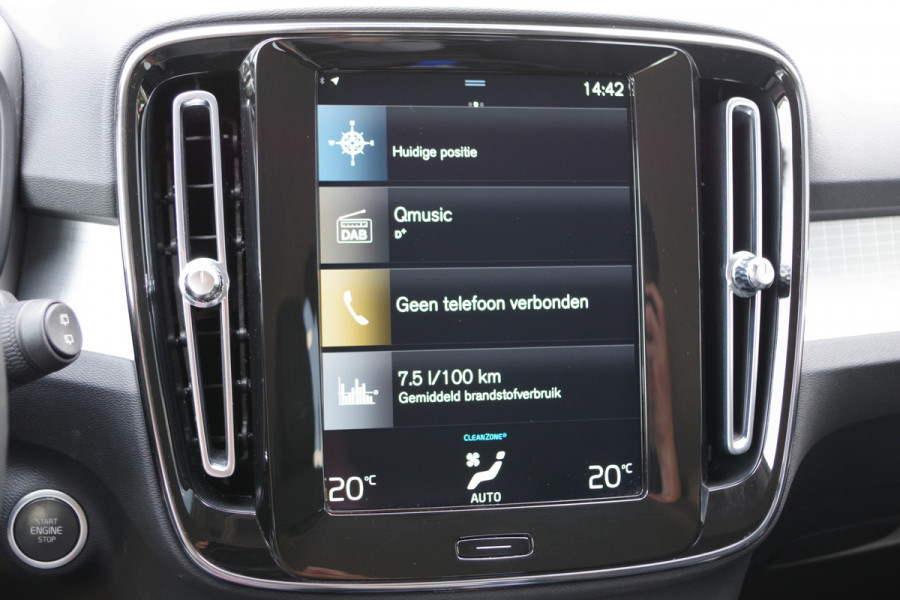 Volvo XC40 1.5 T4 211 PK Recharge Inscription Expression, Trekhaak, Camera, LED, Cruise Control