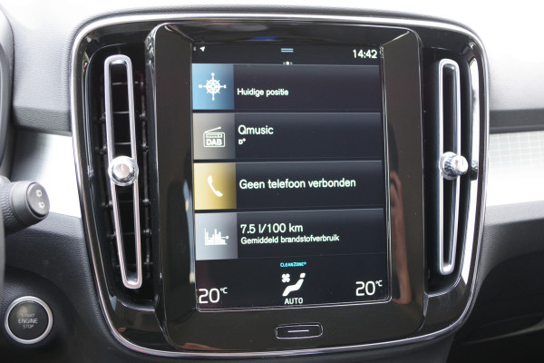 Volvo XC40 1.5 T4 211 PK Recharge Inscription Expression, Trekhaak, Camera, LED, Cruise Control