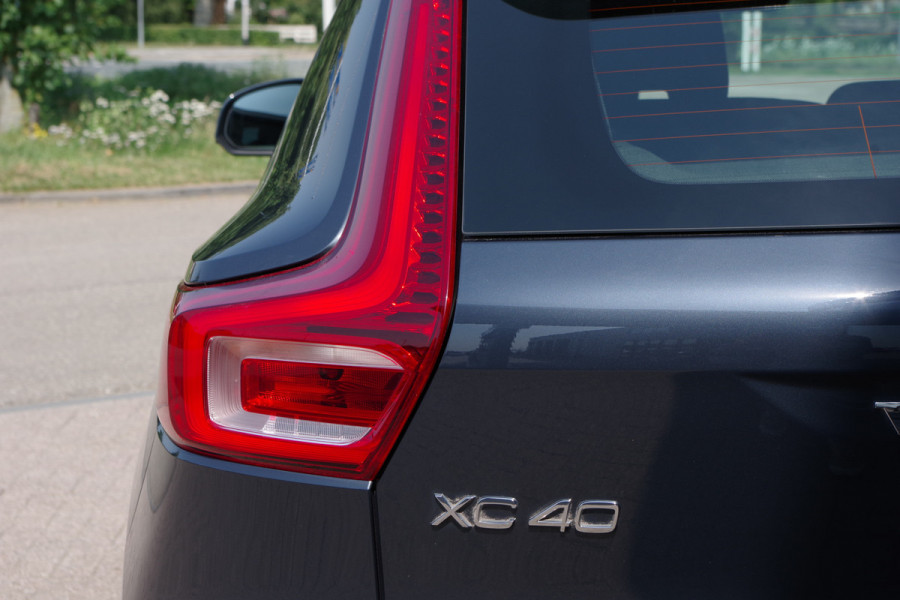 Volvo XC40 1.5 T4 211 PK Recharge Inscription Expression, Trekhaak, Camera, LED, Cruise Control