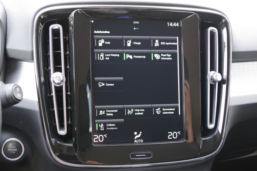 Volvo XC40 1.5 T4 211 PK Recharge Inscription Expression, Trekhaak, Camera, LED, Cruise Control