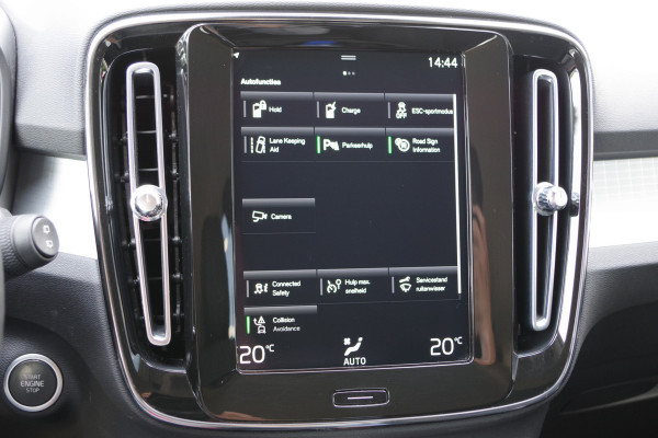 Volvo XC40 1.5 T4 211 PK Recharge Inscription Expression, Trekhaak, Camera, LED, Cruise Control
