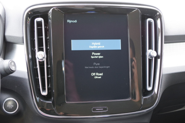 Volvo XC40 1.5 T4 211 PK Recharge Inscription Expression, Trekhaak, Camera, LED, Cruise Control