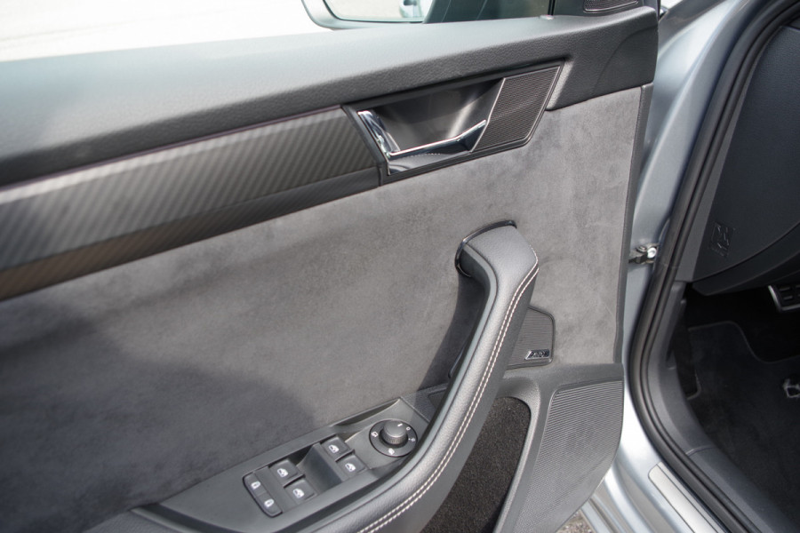 Škoda Superb Combi 1.4 TSI 218 PK iV Sportline Business PHEV, Adap. Cruise Control, Canton Sound, LED