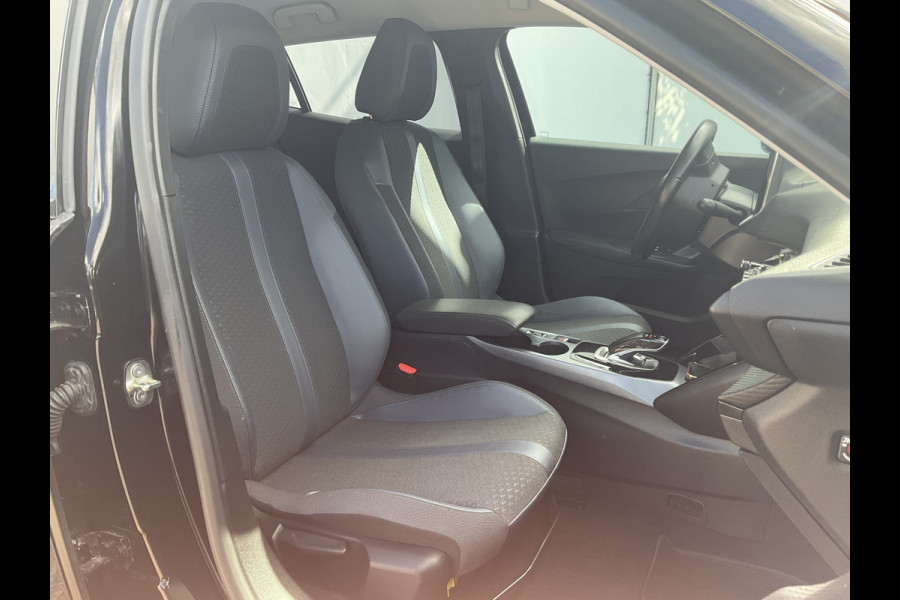 Peugeot e-2008 EV Allure 50 kWh Carplay Navigatie Black Beauty Tel Lader