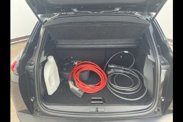 Peugeot e-2008 EV Allure 50 kWh Carplay Navigatie Black Beauty Tel Lader