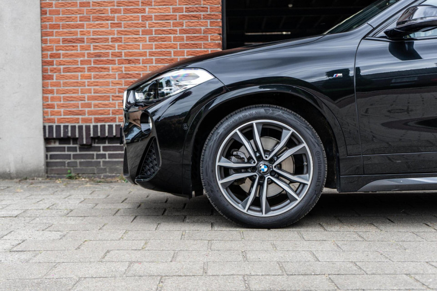 BMW X2 sDrive20i High Executive M-Sport Pano / HUD / Edition