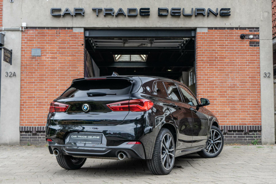 BMW X2 sDrive20i High Executive M-Sport Pano / HUD / Edition