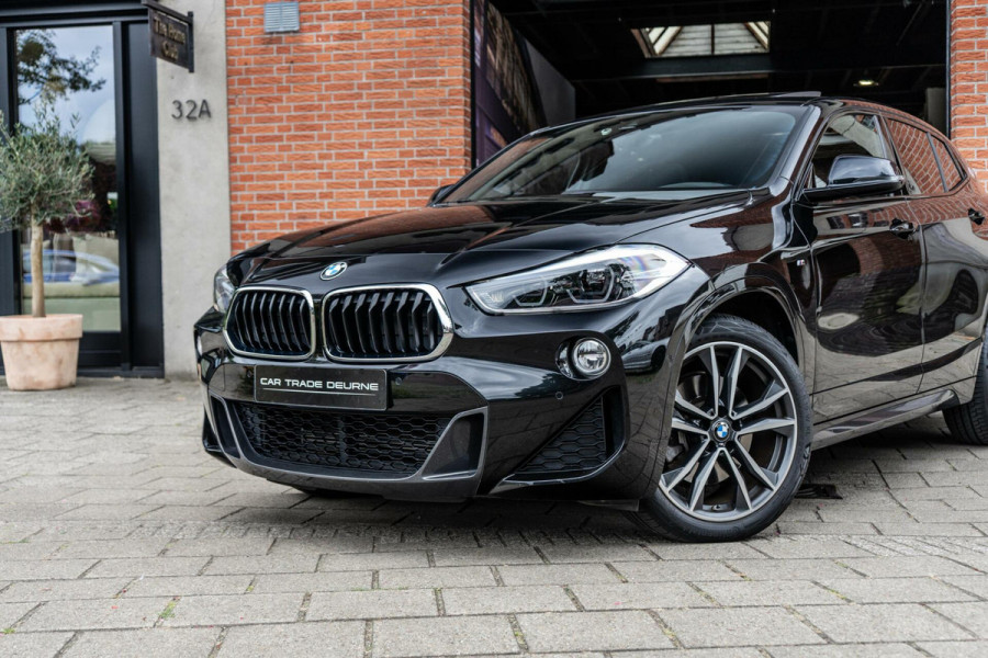 BMW X2 sDrive20i High Executive M-Sport Pano / HUD / Edition