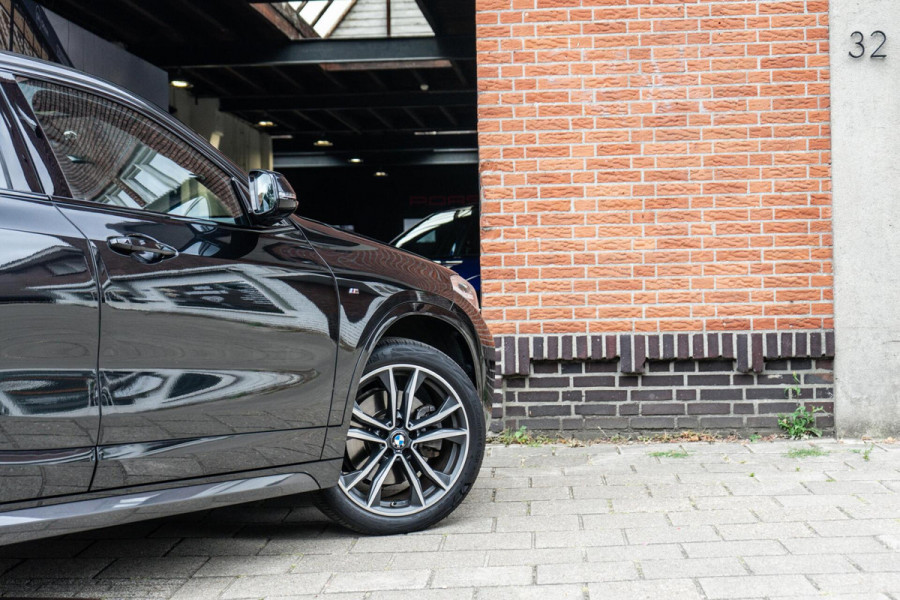 BMW X2 sDrive20i High Executive M-Sport Pano / HUD / Edition