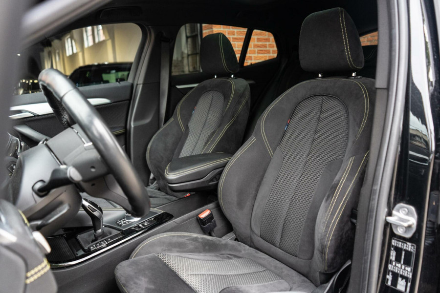BMW X2 sDrive20i High Executive M-Sport Pano / HUD / Edition