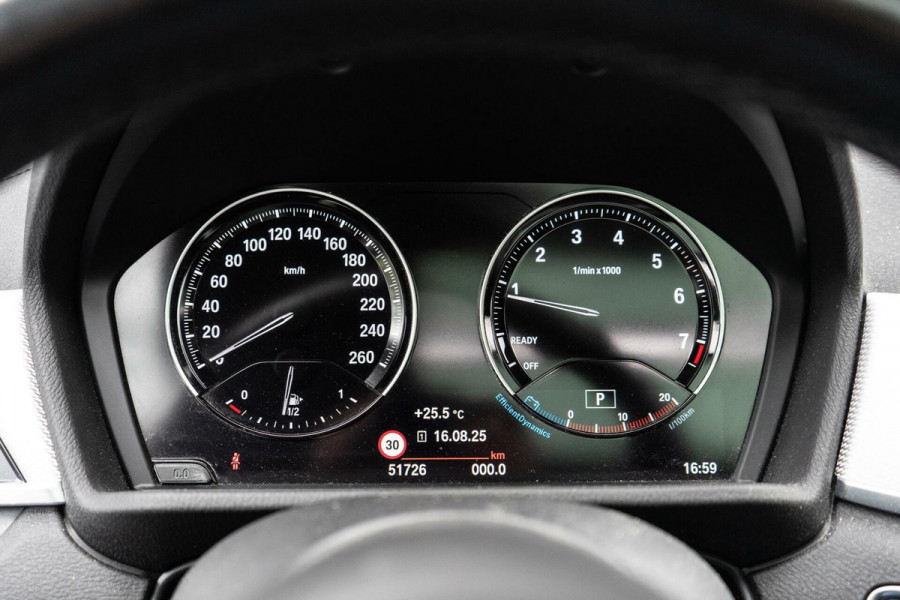 BMW X2 sDrive20i High Executive M-Sport Pano / HUD / Edition