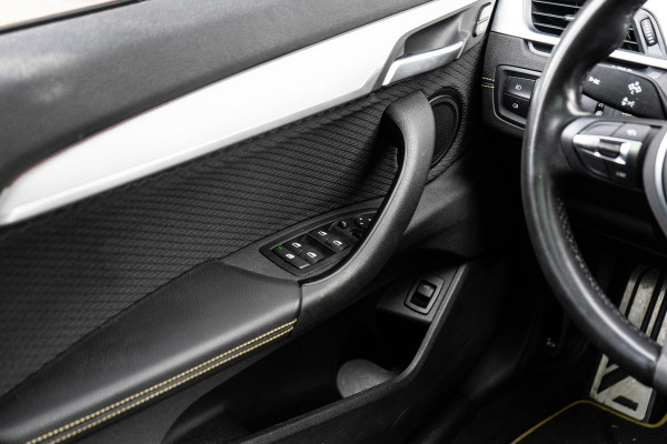 BMW X2 sDrive20i High Executive M-Sport Pano / HUD / Edition