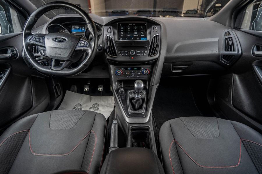 Ford Focus 1.0 ST-Line | Camera | Navigatie | Carplay