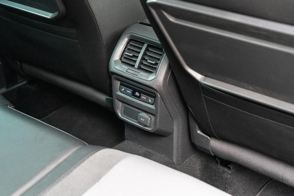 Volkswagen Tiguan 2.0 TSI 4Motion R-Line Pano / ACC / DAB