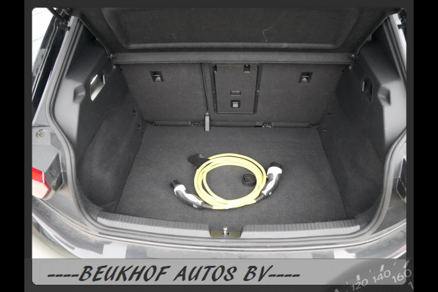 Volkswagen ID.3 First Plus 58 kWh Carplay Navi Camera Soh92%