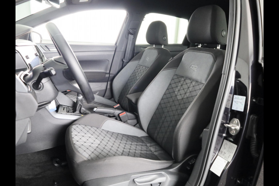 Volkswagen Polo 1.0 TSI R-Line 95 pk | Verlengde garantie | Navigatie via App | Parkeersensoren | Adaptieve cruise control | LED koplampen | R-Line | Volkswagen Polo 1.0 TSI R-Line 95 pk | Verlengde garantie | Navigatie via App | Parkeersensoren | Adaptieve cruise control | LED koplampen | R-Line |