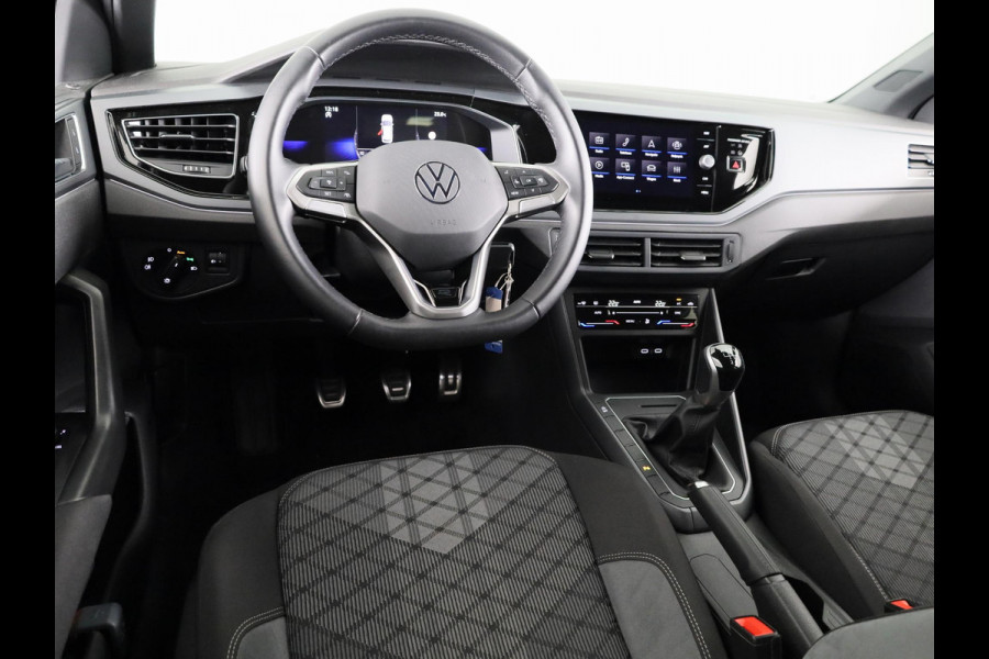 Volkswagen Polo 1.0 TSI R-Line 95 pk | Verlengde garantie | Navigatie via App | Parkeersensoren | Adaptieve cruise control | LED koplampen | R-Line | Volkswagen Polo 1.0 TSI R-Line 95 pk | Verlengde garantie | Navigatie via App | Parkeersensoren | Adaptieve cruise control | LED koplampen | R-Line |