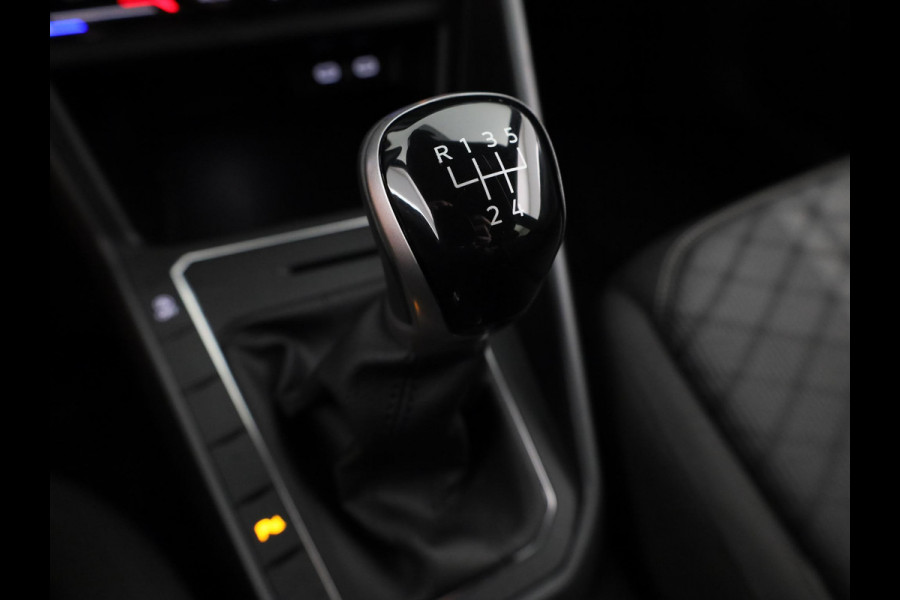 Volkswagen Polo 1.0 TSI R-Line 95 pk | Verlengde garantie | Navigatie via App | Parkeersensoren | Adaptieve cruise control | LED koplampen | R-Line | Volkswagen Polo 1.0 TSI R-Line 95 pk | Verlengde garantie | Navigatie via App | Parkeersensoren | Adaptieve cruise control | LED koplampen | R-Line |