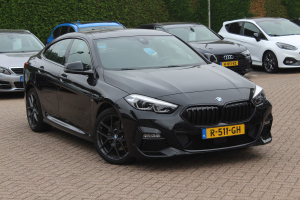BMW 2 Serie Gran Coupé 218i Business Ed. M Sport / Camera / Alcantara / Apple CarPlay / 19'' / Sportstoelen / Stuurverwarming / Cruise Control