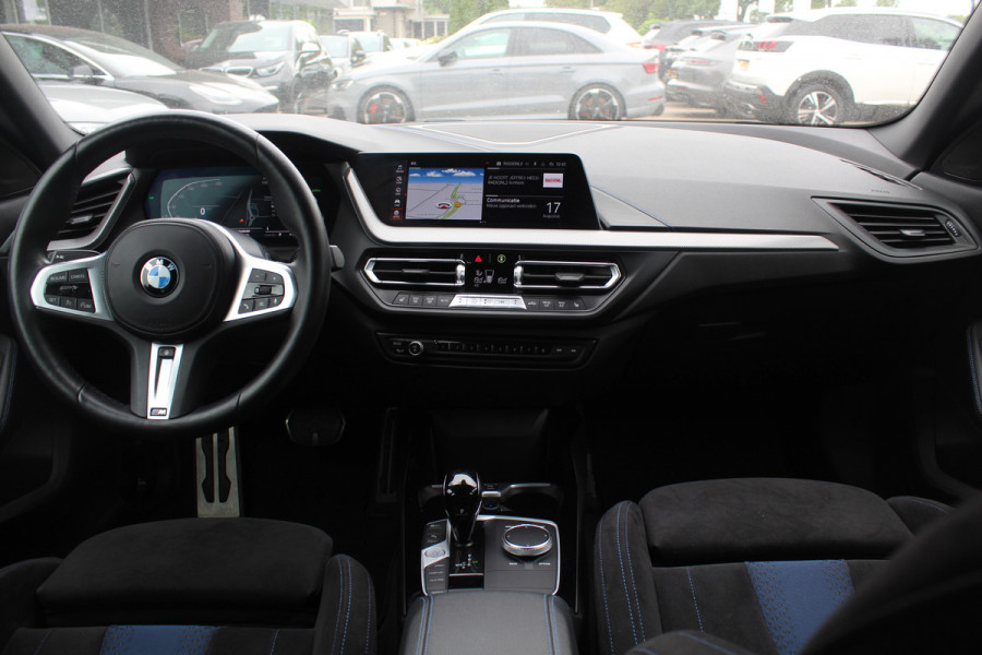 BMW 2 Serie Gran Coupé 218i Business Ed. M Sport / Camera / Alcantara / Apple CarPlay / 19'' / Sportstoelen / Stuurverwarming / Cruise Control