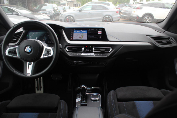 BMW 2 Serie Gran Coupé 218i Business Ed. M Sport / Camera / Alcantara / Apple CarPlay / 19'' / Sportstoelen / Stuurverwarming / Cruise Control