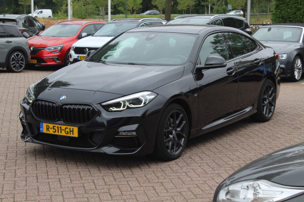 BMW 2 Serie Gran Coupé 218i Business Ed. M Sport / Camera / Alcantara / Apple CarPlay / 19'' / Sportstoelen / Stuurverwarming / Cruise Control