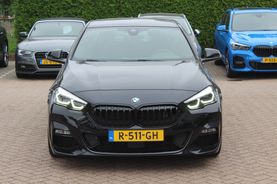 BMW 2 Serie Gran Coupé 218i Business Ed. M Sport / Camera / Alcantara / Apple CarPlay / 19'' / Sportstoelen / Stuurverwarming / Cruise Control