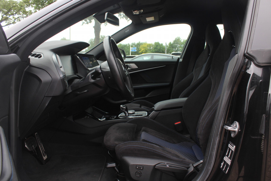 BMW 2 Serie Gran Coupé 218i Business Ed. M Sport / Camera / Alcantara / Apple CarPlay / 19'' / Sportstoelen / Stuurverwarming / Cruise Control