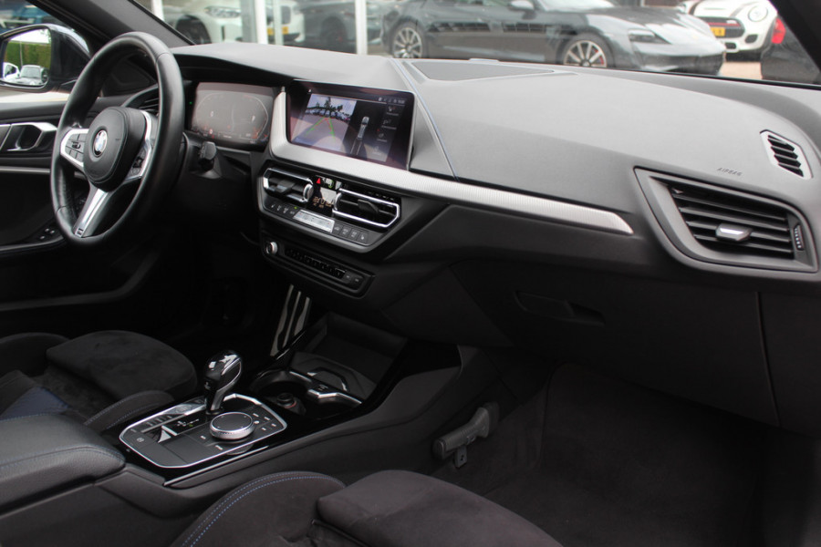 BMW 2 Serie Gran Coupé 218i Business Ed. M Sport / Camera / Alcantara / Apple CarPlay / 19'' / Sportstoelen / Stuurverwarming / Cruise Control