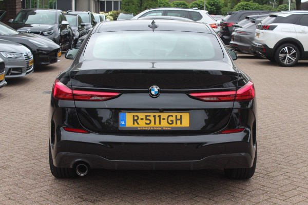 BMW 2 Serie Gran Coupé 218i Business Ed. M Sport / Camera / Alcantara / Apple CarPlay / 19'' / Sportstoelen / Stuurverwarming / Cruise Control