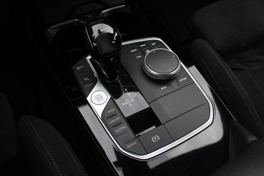 BMW 2 Serie Gran Coupé 218i Business Ed. M Sport / Camera / Alcantara / Apple CarPlay / 19'' / Sportstoelen / Stuurverwarming / Cruise Control