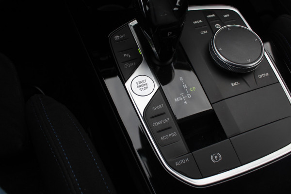 BMW 2 Serie Gran Coupé 218i Business Ed. M Sport / Camera / Alcantara / Apple CarPlay / 19'' / Sportstoelen / Stuurverwarming / Cruise Control