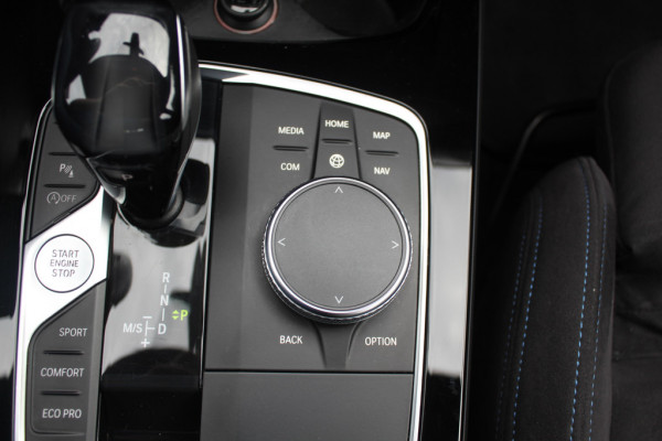 BMW 2 Serie Gran Coupé 218i Business Ed. M Sport / Camera / Alcantara / Apple CarPlay / 19'' / Sportstoelen / Stuurverwarming / Cruise Control