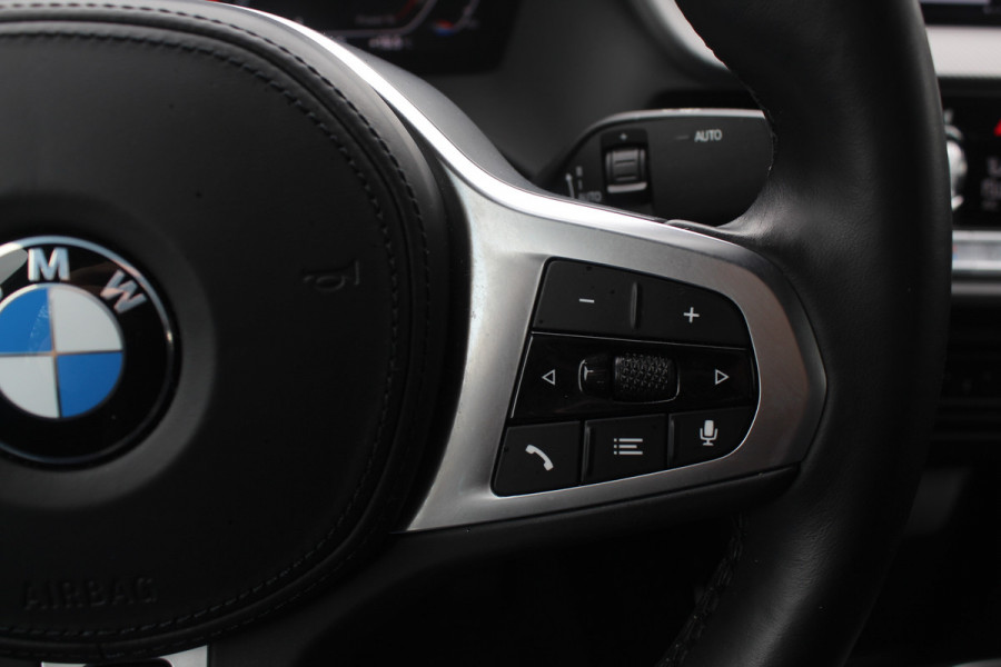 BMW 2 Serie Gran Coupé 218i Business Ed. M Sport / Camera / Alcantara / Apple CarPlay / 19'' / Sportstoelen / Stuurverwarming / Cruise Control