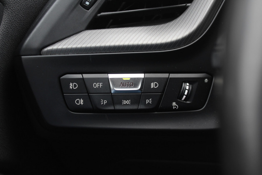 BMW 2 Serie Gran Coupé 218i Business Ed. M Sport / Camera / Alcantara / Apple CarPlay / 19'' / Sportstoelen / Stuurverwarming / Cruise Control