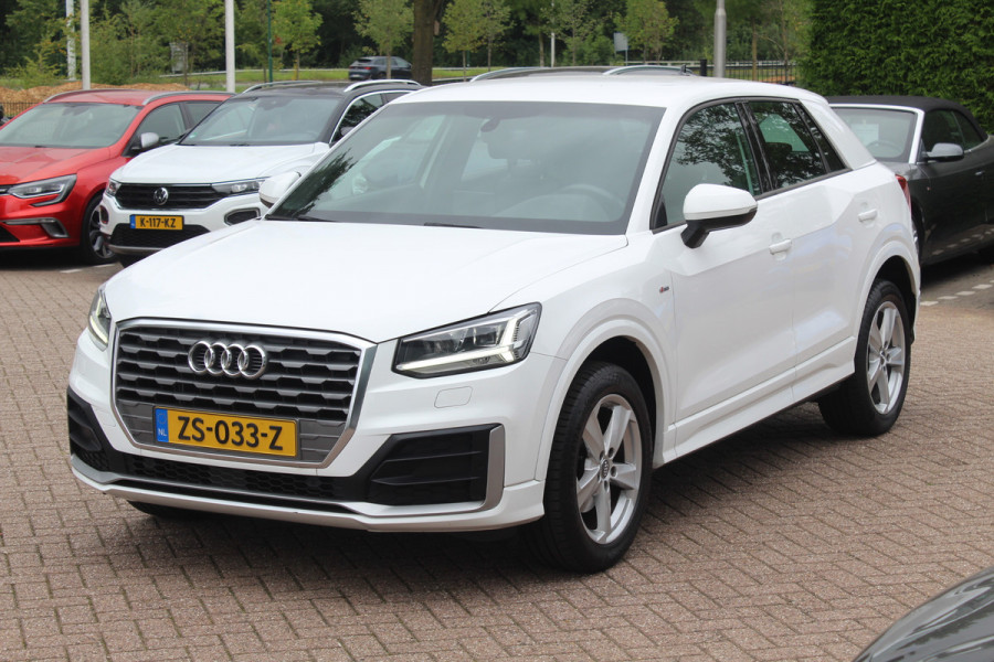 Audi Q2 35 TFSI CoD Sport S line Edition / Navigatie / Parkeerhulp V+A / Sportstoelen / 17'' / LED / Half leder / Cruise Control