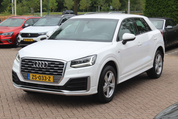Audi Q2 35 TFSI CoD Sport S line Edition / Navigatie / Parkeerhulp V+A / Sportstoelen / 17'' / LED / Half leder / Cruise Control