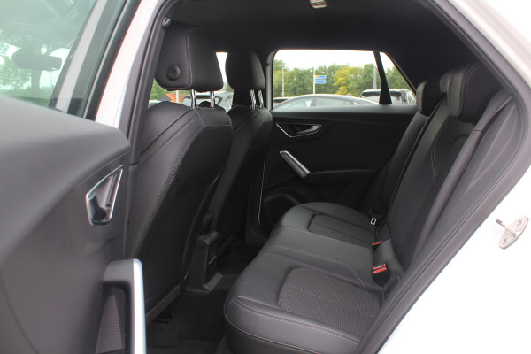 Audi Q2 35 TFSI CoD Sport S line Edition / Navigatie / Parkeerhulp V+A / Sportstoelen / 17'' / LED / Half leder / Cruise Control