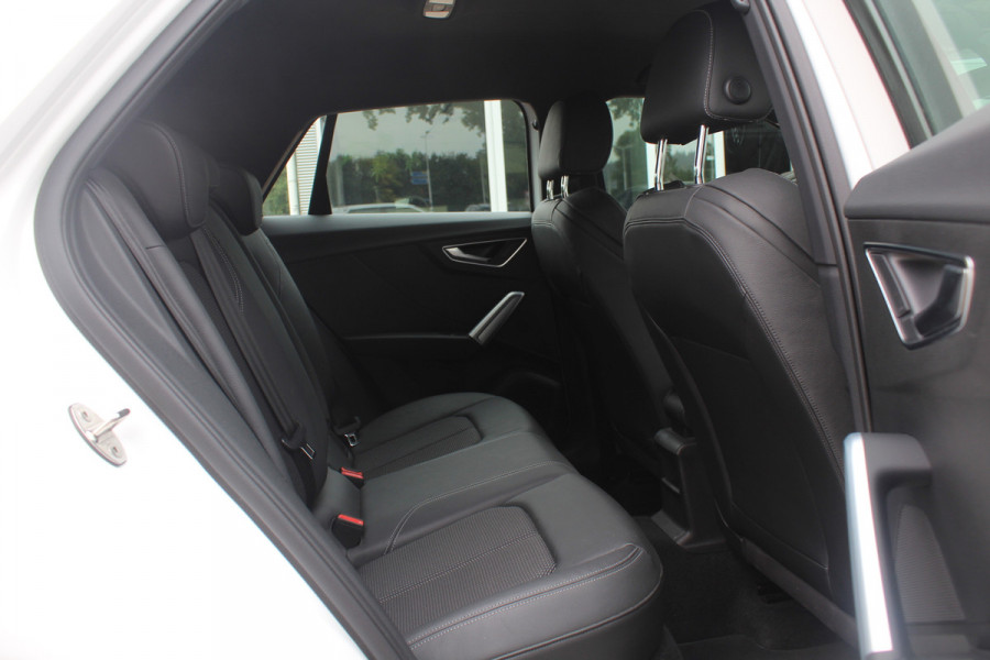 Audi Q2 35 TFSI CoD Sport S line Edition / Navigatie / Parkeerhulp V+A / Sportstoelen / 17'' / LED / Half leder / Cruise Control