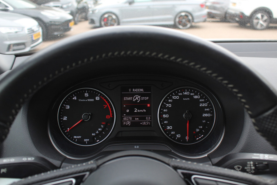 Audi Q2 35 TFSI CoD Sport S line Edition / Navigatie / Parkeerhulp V+A / Sportstoelen / 17'' / LED / Half leder / Cruise Control