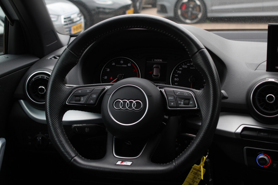 Audi Q2 35 TFSI CoD Sport S line Edition / Navigatie / Parkeerhulp V+A / Sportstoelen / 17'' / LED / Half leder / Cruise Control