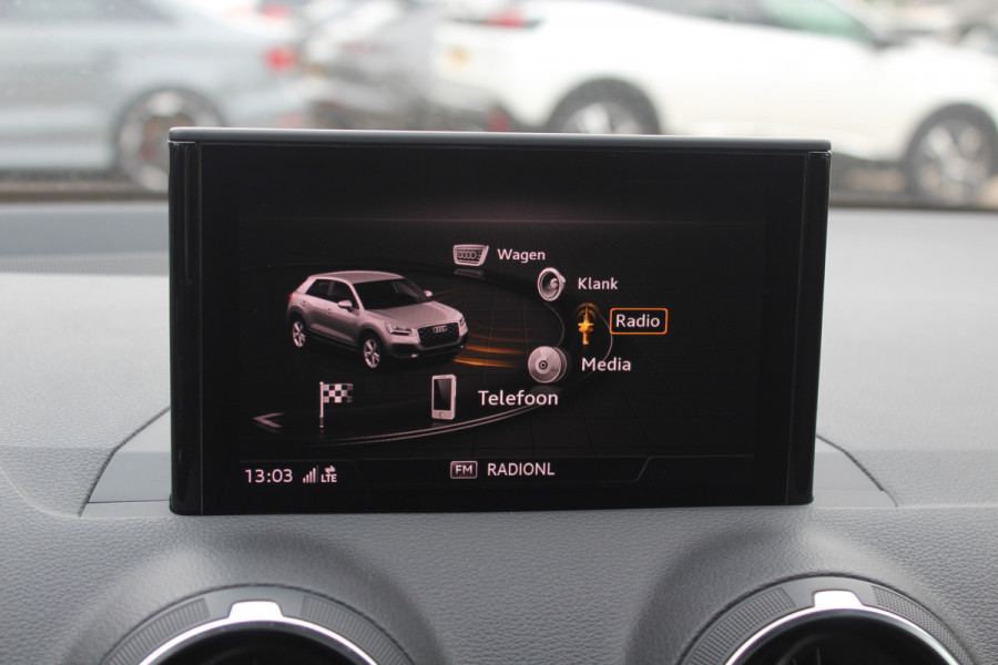 Audi Q2 35 TFSI CoD Sport S line Edition / Navigatie / Parkeerhulp V+A / Sportstoelen / 17'' / LED / Half leder / Cruise Control