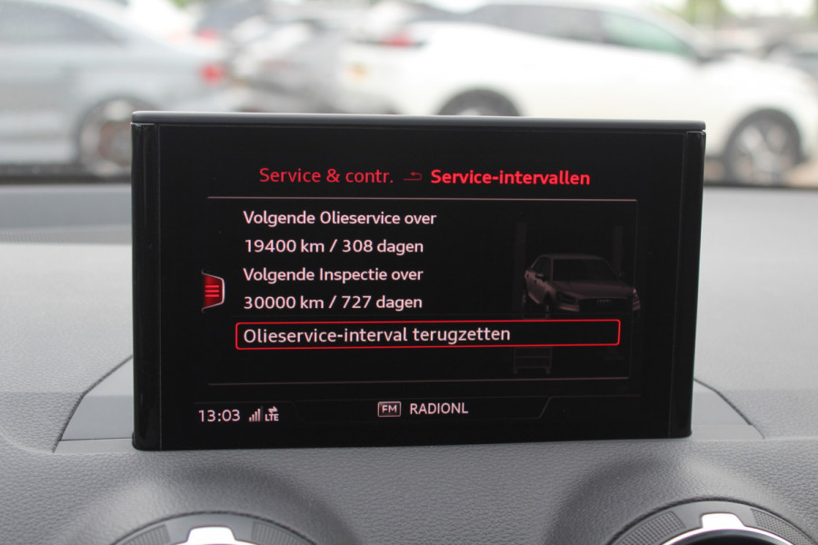 Audi Q2 35 TFSI CoD Sport S line Edition / Navigatie / Parkeerhulp V+A / Sportstoelen / 17'' / LED / Half leder / Cruise Control