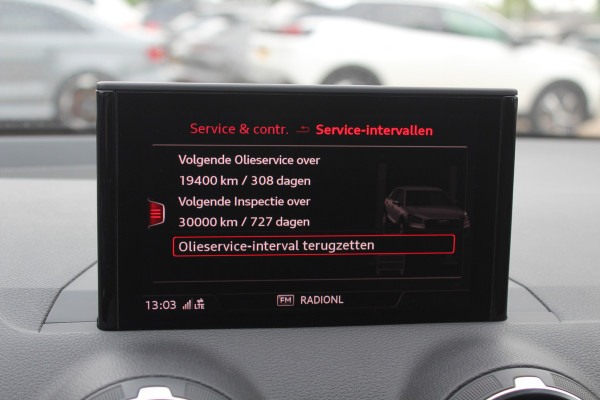 Audi Q2 35 TFSI CoD Sport S line Edition / Navigatie / Parkeerhulp V+A / Sportstoelen / 17'' / LED / Half leder / Cruise Control