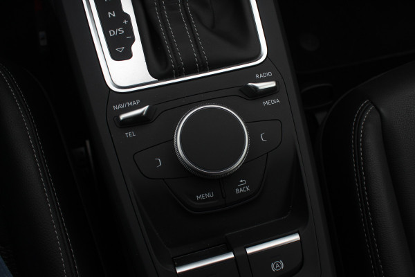Audi Q2 35 TFSI CoD Sport S line Edition / Navigatie / Parkeerhulp V+A / Sportstoelen / 17'' / LED / Half leder / Cruise Control