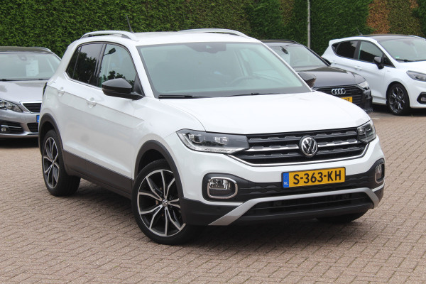 Volkswagen T-Cross 1.0 TSI Style / Trekhaak / Navigatie / Parkeerhulp V+A / 18'' / LED Koplampen / Dodehoek / Stoelverwarming / Apple CarPlay / ACC Volkswagen T-Cross 1.0 TSI Style / Trekhaak / Navigatie / Parkeerhulp V+A / 18'' / LED Koplampen / Dodehoek / Stoelverwarming / Apple CarPlay / ACC